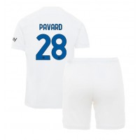 Fotbalové Dres Inter Milan Benjamin Pavard #28 Dětské Venkovní 2023-24 Krátký Rukáv (+ trenýrky)